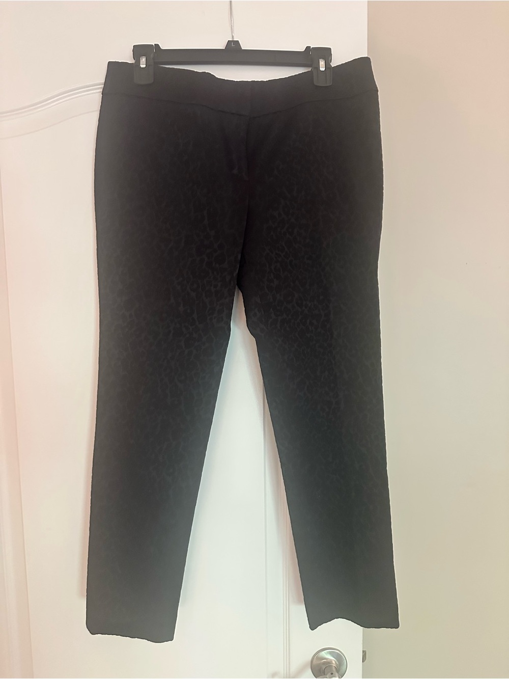 Loft low rise petite black leopard print pants.
.